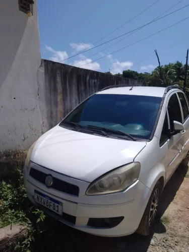 Fiat Idea Attractive 1.4 Fire Flex 8V 5P 2011