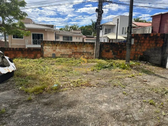 Terreno de 392m²