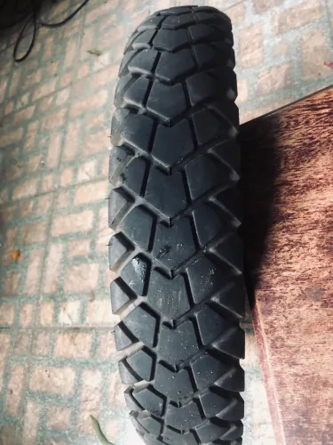 Pneu Honda broz Xre e outras 17 traseiro 