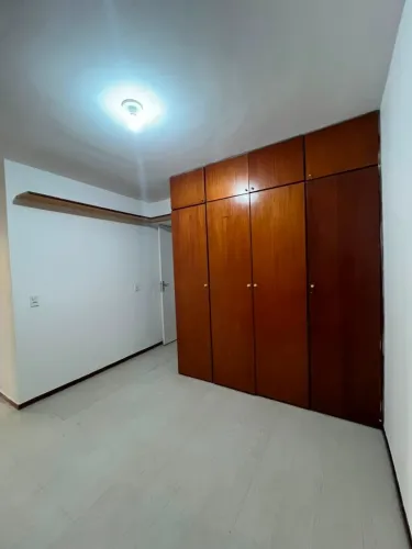 3 Quartos na Octogonal 8 - 1 andar reformado