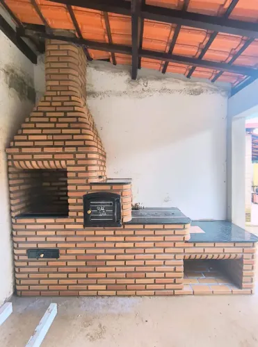 Fogão de lenha e churrasqueira de tijolinho 