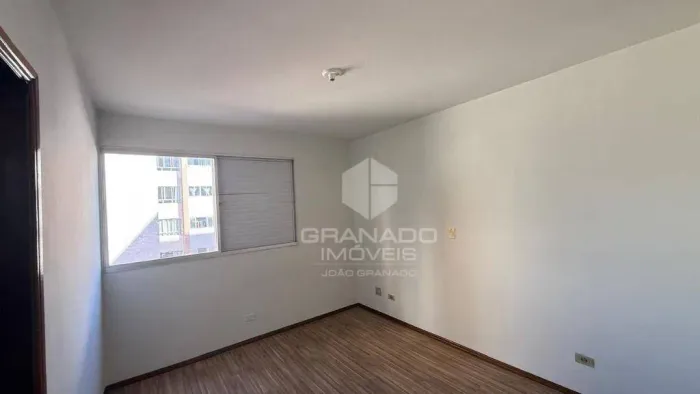Apartamento amplo em excelente localização por R$ 1.800/mês - Zona 07 - Maringá/PR
