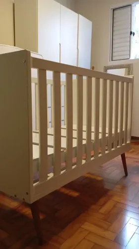 Berço Retrô Branco que vira Mini Cama + colchão (brinde)