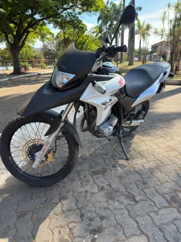 Xre300 2014 com 42mil km e cabeçote vela fina!
