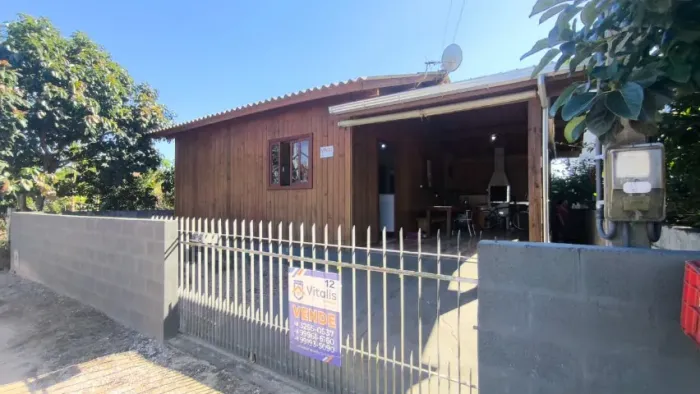 Casa à venda Sambaqui, Imbituba-SC - fácil acesso à BR
