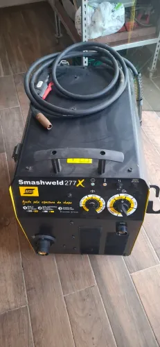 Máquina de soldado ESAB 277x