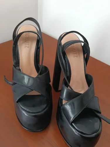 Sapatos e tamancos
