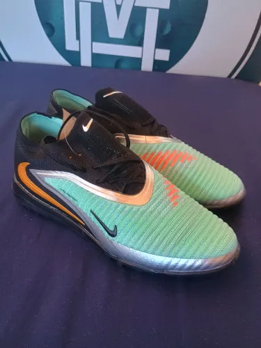 Society Nike Phantom N°39