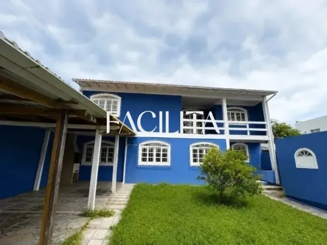 Casa com 3 suítes no bairro Barreiros, São José