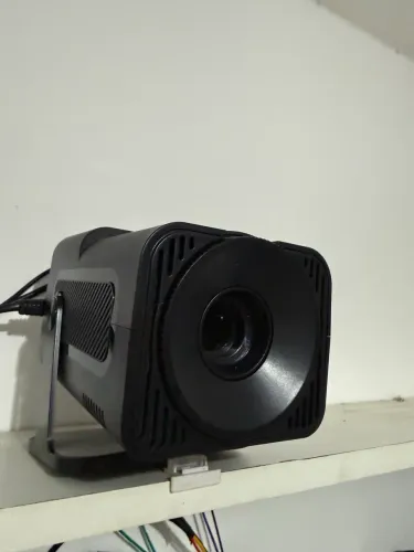 Projetor HY320 semi novo