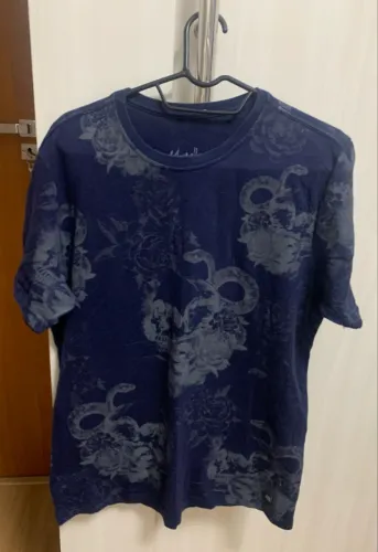 Vendo linda camisa floral semi-nova azul