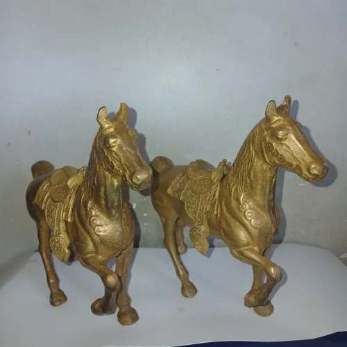 2 esculturas cavalos de bronze 