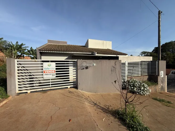 CASA À VENDA NO RECANTO VERDE EM CALIFÓNIA.
