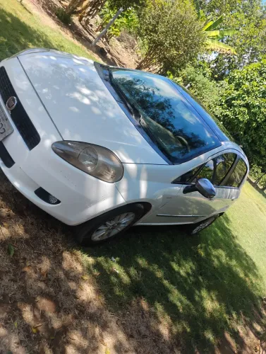 Fiat Punto Essence Dualogic 1.8 Flex 16V 5P 2011