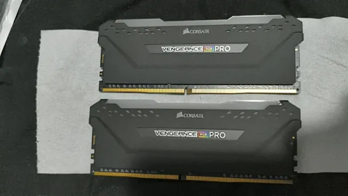 Memoria Corsair Vengeance Pro, RGB, 2X16GB DDR4