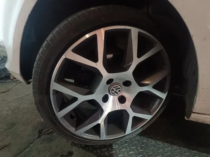 Vendo ou troco por roda 14 ou 15 ...parcelo no cartão