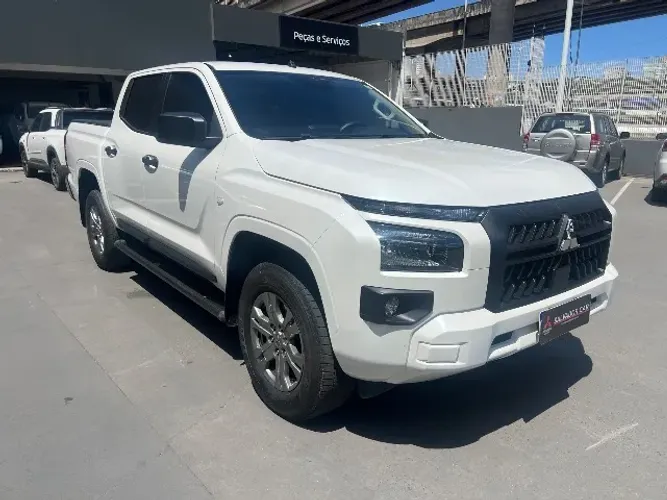 Mitsubishi TRITON GLS 2.4 CD 4X4 TB Diesel Aut. 2026