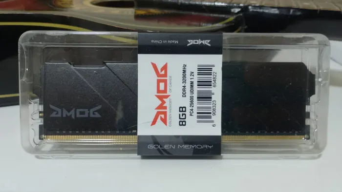 1 pente de memória ram 8gb ddr4 3200mhz