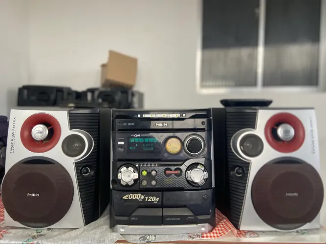 Som Philips 120W RMS 2000W PMPO - Som muito forte