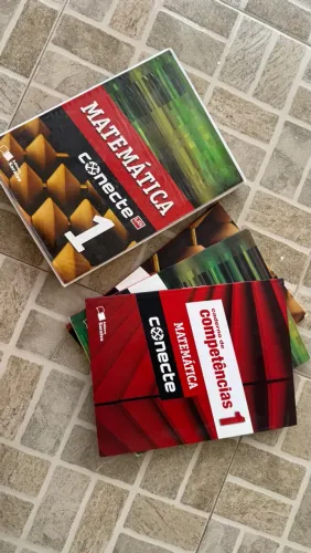 Box de livros de matemática