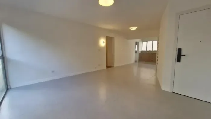 Apartamento 3 dormitórios sendo 2 suítes, reformado e modernizado.