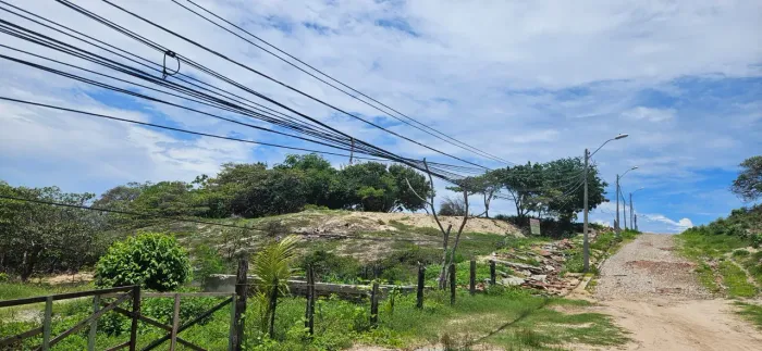 Terreno c/ 4.480m², nascente, situação jurídica OK!, próximo ao Clube dos Diários, aceita