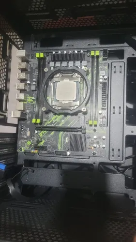 Placa mãe: Machinist Pr9