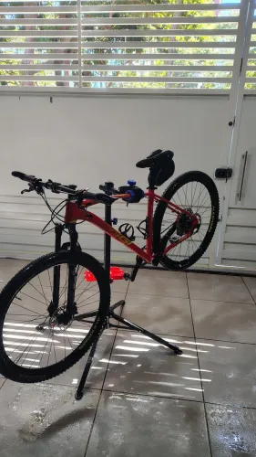 Bike 29 Oggi 7.3 zerada!!! Usada em trilhas apenas 3 vezes. Conjunto Shimano deore !!!