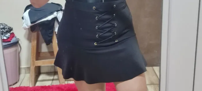 Saia curta preta tamanho M