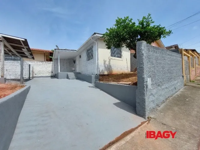 Excelente Casa 1 dormitório(s) em Barreiros - São José