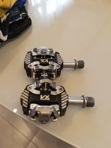 Pedal clip semi novo