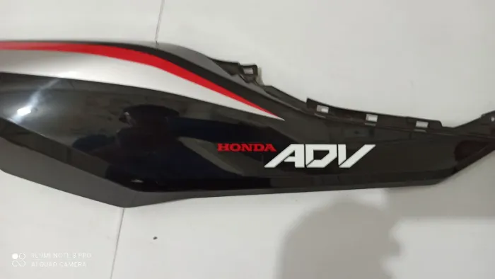 Carenagem traseira direita pra Honda ADV