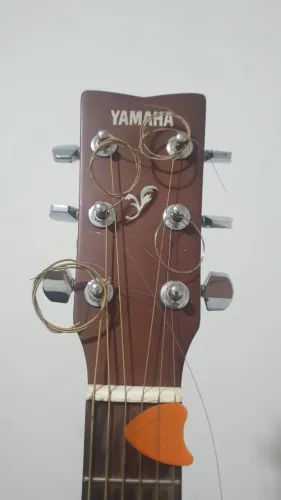 Vendo Violão Yamaha F310 muito bem conservado