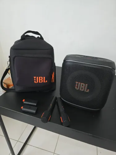 Caixa de som JBL partybox encore 2 com microfones e bateria extra