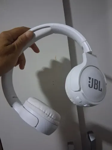 Fone de Ouvido Bluetooth Estilo JBL (Branco) - Perfeito Estado