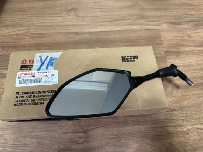 ESPELHO RETROVISOR ESQ. XMAX 250 - 2024 - Excelente estado