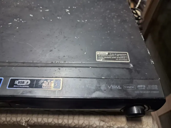 dvd lg nao esta funcionando. nao tem acessórios 