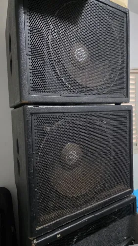 Par Subgrave Meio SB 18" (Compensado Naval) + Falantes Soundworks 600W