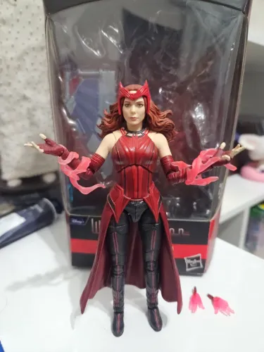Feiticeira Escarlate Wanda Vision Witch Marvel Legends Completa