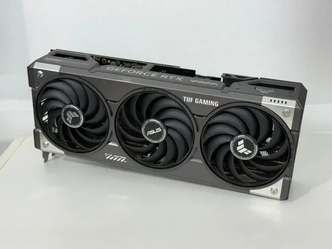 RTX 5070 12Gb Asus Tuf 3x