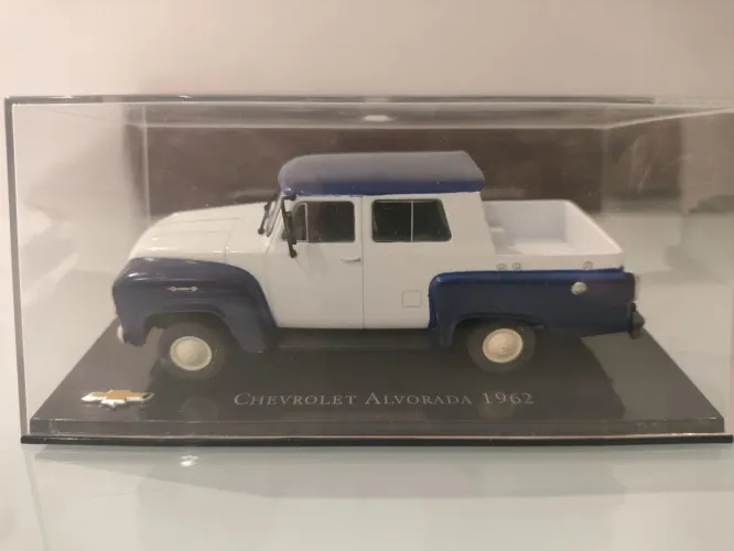 Miniatura Chevrolet Alvorada 1962 1/43
