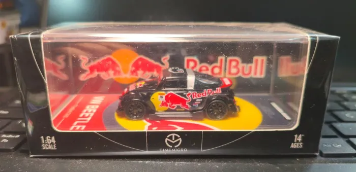 Miniatura Beetle Red Bull