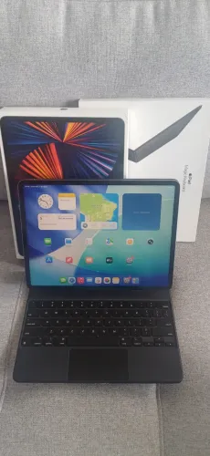 iPad Pro 12.9 M1 com MagicKeyboard Original Troco