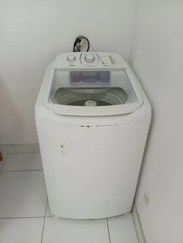 Máquina de lavar , funciona tudo