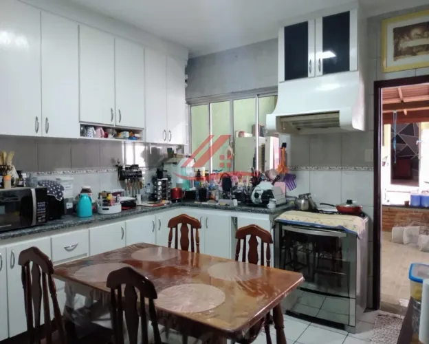 Casa com 3 quartos, sendo 1 suíte para venda na Vila Humaitá em Santo André