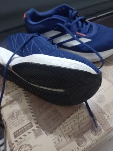 Tênis Adidas 