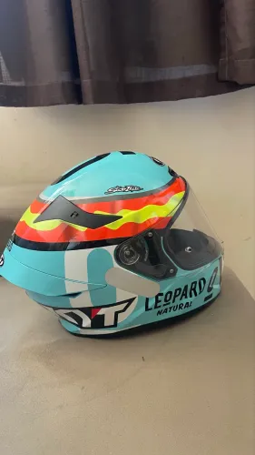Capacete KYT