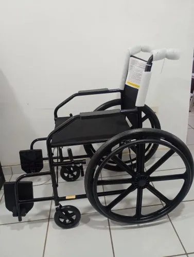Cadeira de Rodas - Nova. Uso em vias, casa, apartamento. De Fácil transporte no carro
