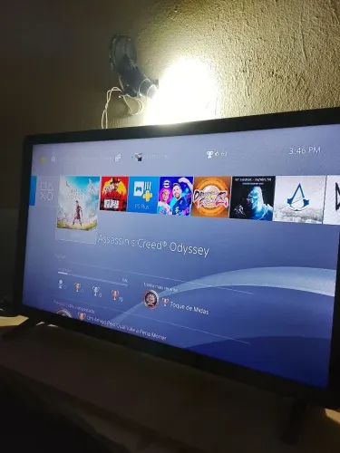 Ps4 pro Semi-novo