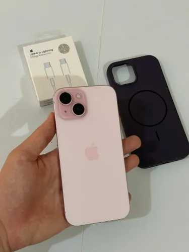 iPhone 15 rose